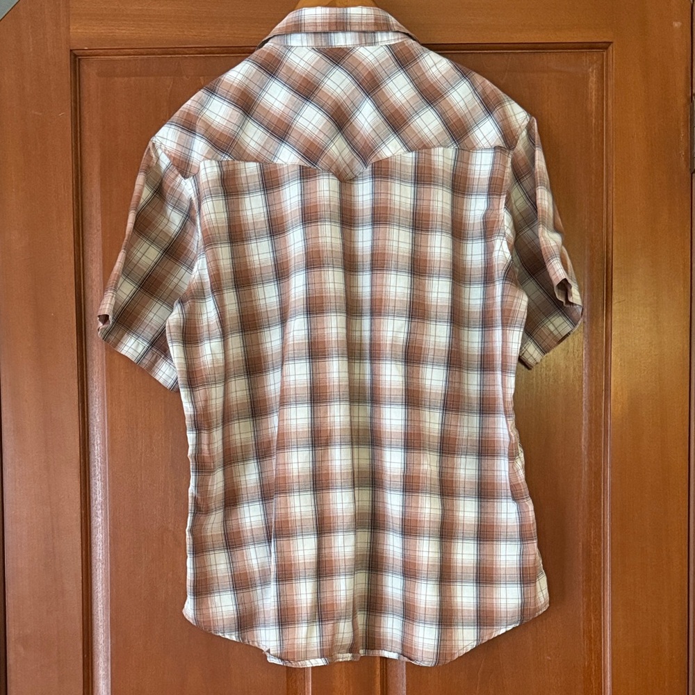 Wrangler Men's Tan and White Plaid Button Down Shirt - Picture 2 of 5